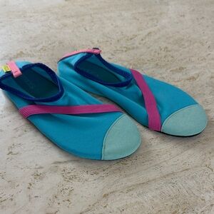 Women’s FitKicks Classic Slip-On Shoes Blue Size M 7–8 Lightweight